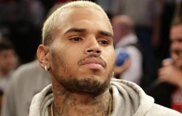 一片红配资 歌手中的GOAT！训练师：克里斯-布朗和9名NBA球员打球 砍下30分