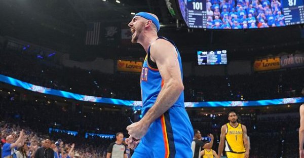 融股宝 卡鲁索回应世界冠军争议：那就来较量较量吧