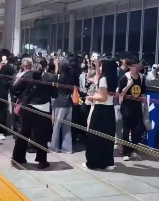 粤有钱配资 “疯狂粉丝”一再违法，明星艺人真的“毫不知情”吗？